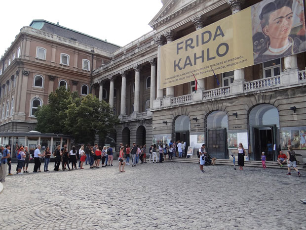 Лет са Фридом кроз призоре бола